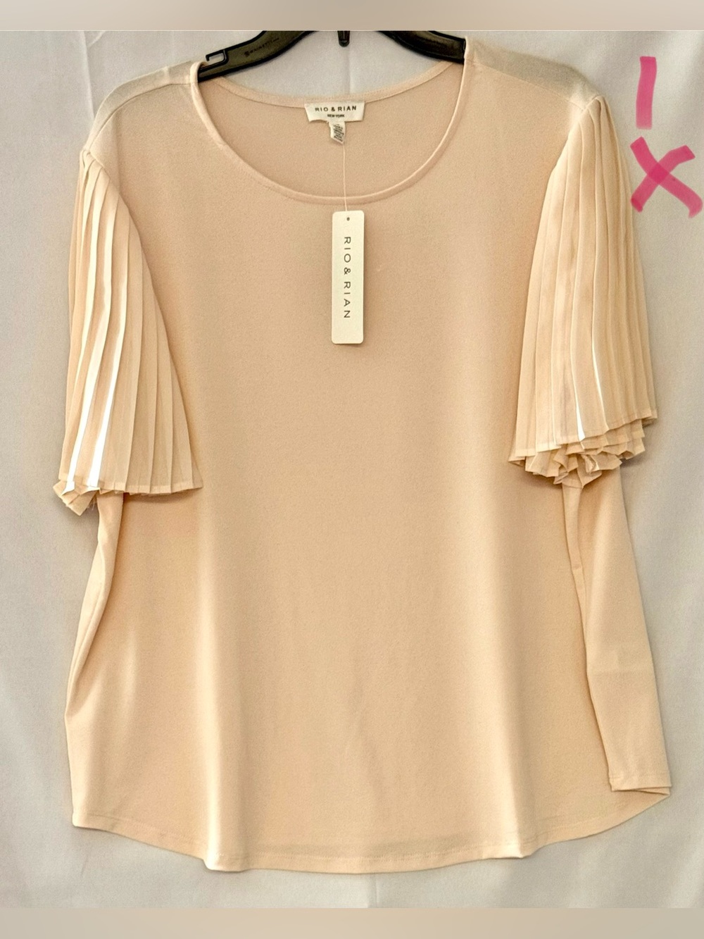 Rio & Rian Cream Pleated Sleeve Blouse